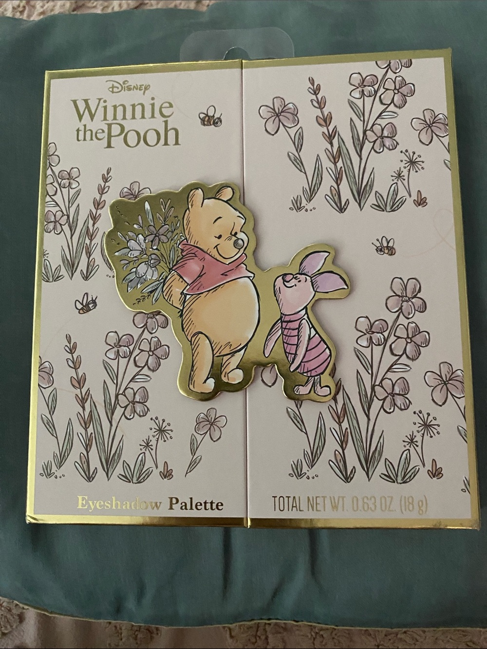 Disney Winnie the Pooh Floral Cream & Pink Eyeshadow Palette